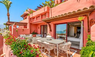 Sophisticated, frontline beach apartment for sale in an exclusive complex on the New Golden Mile, Marbella - Estepona 69958 