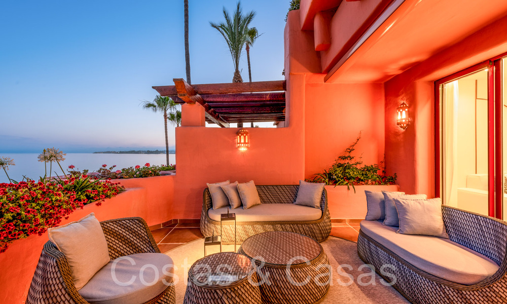 Sophisticated, frontline beach apartment for sale in an exclusive complex on the New Golden Mile, Marbella - Estepona 69965