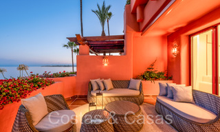 Sophisticated, frontline beach apartment for sale in an exclusive complex on the New Golden Mile, Marbella - Estepona 69965 