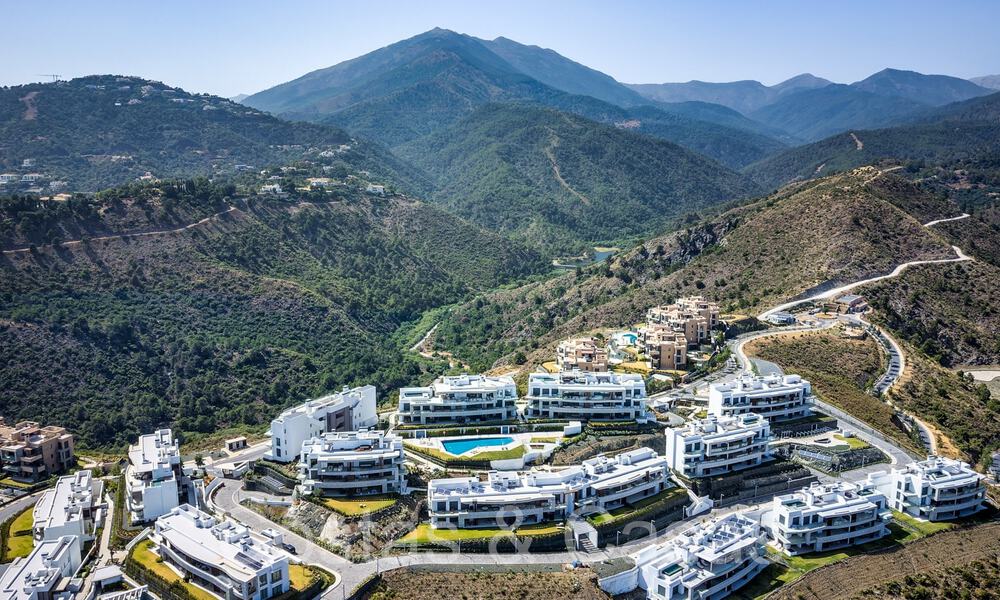 Ready to move in, contemporary penthouse with panoramic sea views for sale in a high standing complex of Benahavis - Marbella 69996