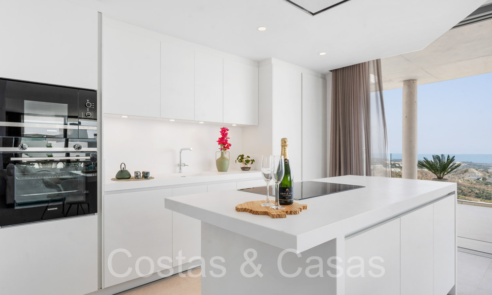 Ready to move in, contemporary penthouse with panoramic sea views for sale in a high standing complex of Benahavis - Marbella 70009