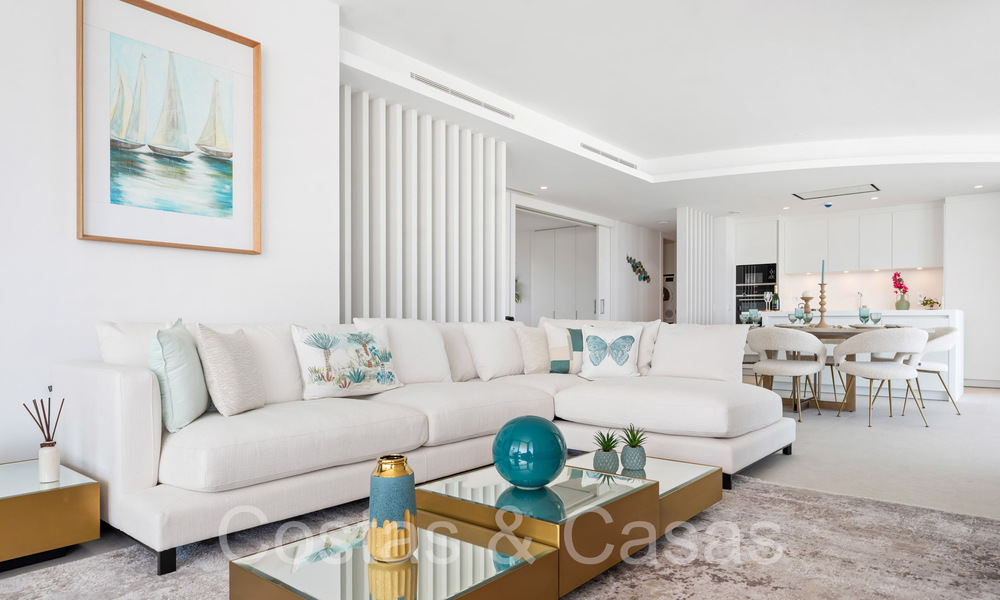 Ready to move in, contemporary penthouse with panoramic sea views for sale in a high standing complex of Benahavis - Marbella 70014