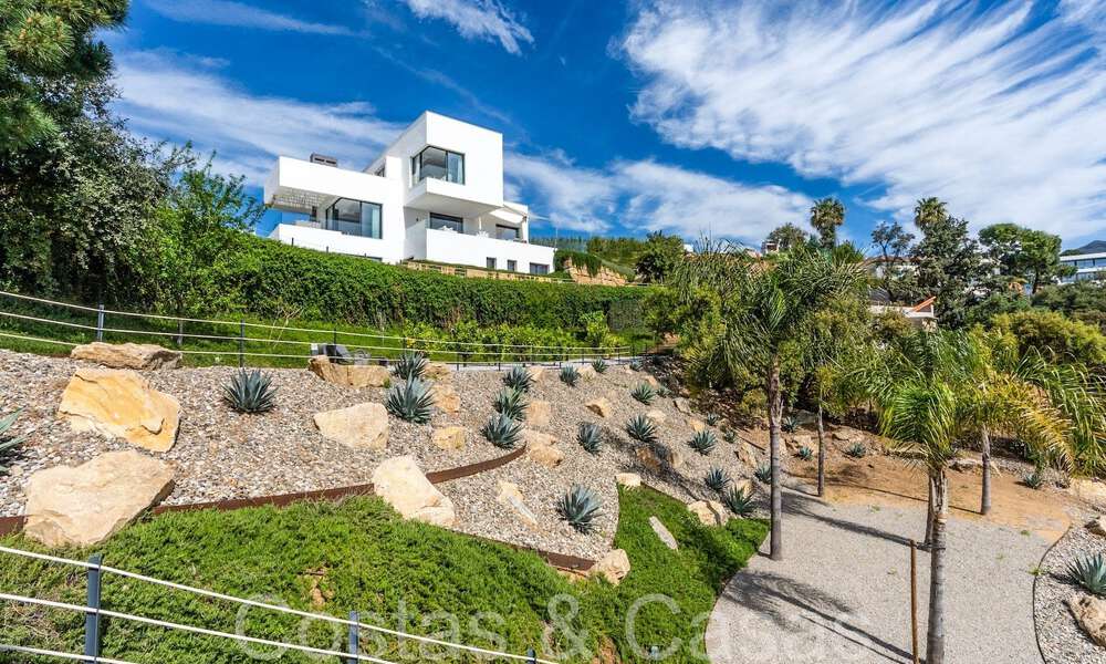 Ready to move luxury villa with panoramic views for sale in a gated community of Benahavis - Marbella 70022