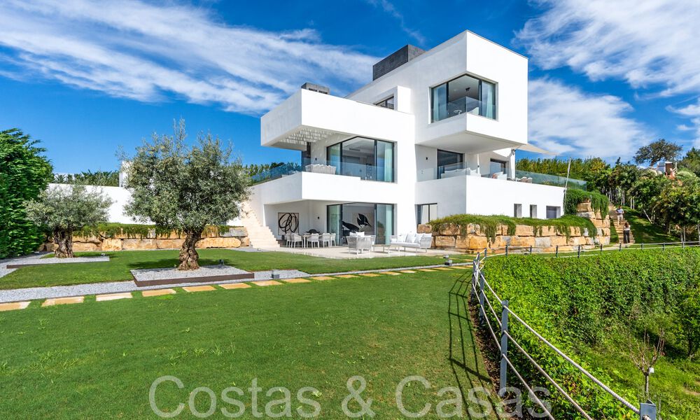 Ready to move luxury villa with panoramic views for sale in a gated community of Benahavis - Marbella 70023