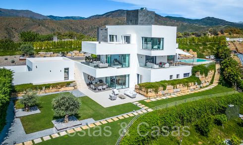 Ready to move luxury villa with panoramic views for sale in a gated community of Benahavis - Marbella 70030