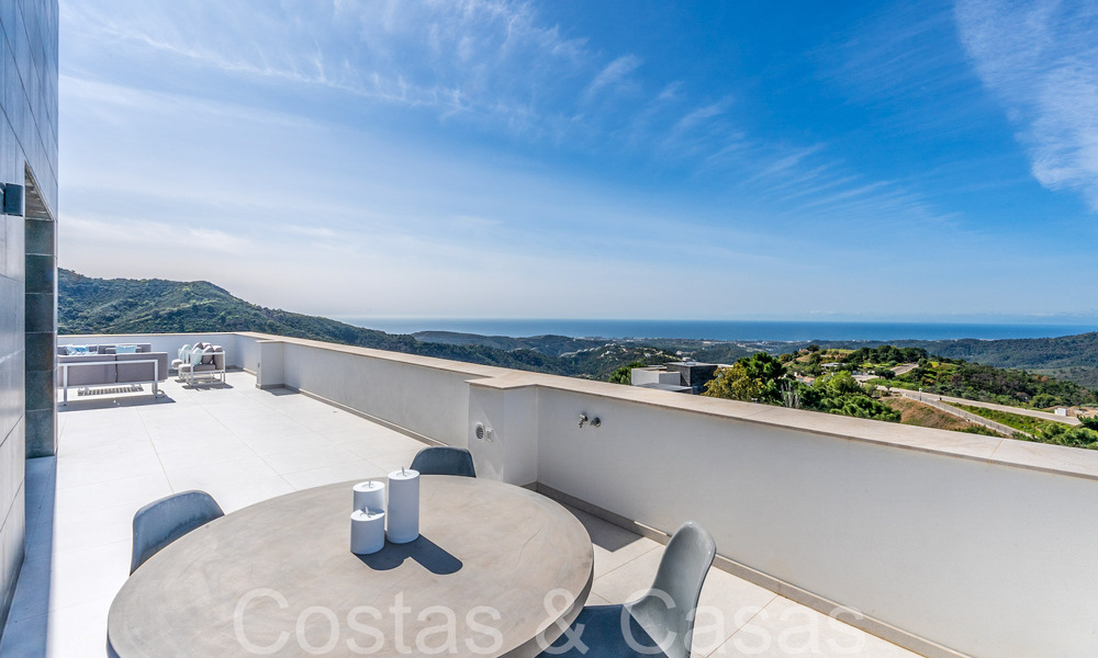 Ready to move luxury villa with panoramic views for sale in a gated community of Benahavis - Marbella 70038