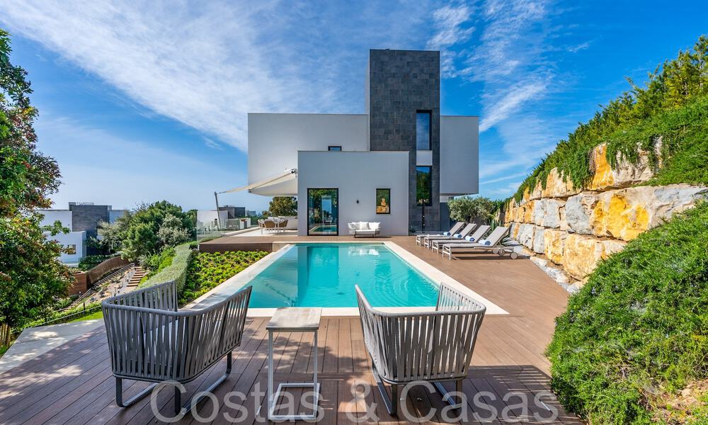 Ready to move luxury villa with panoramic views for sale in a gated community of Benahavis - Marbella 70062