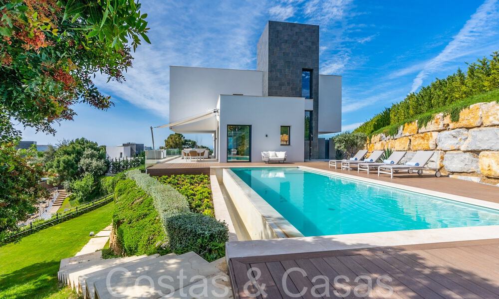 Ready to move luxury villa with panoramic views for sale in a gated community of Benahavis - Marbella 70063