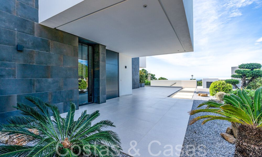 Ready to move luxury villa with panoramic views for sale in a gated community of Benahavis - Marbella 70066