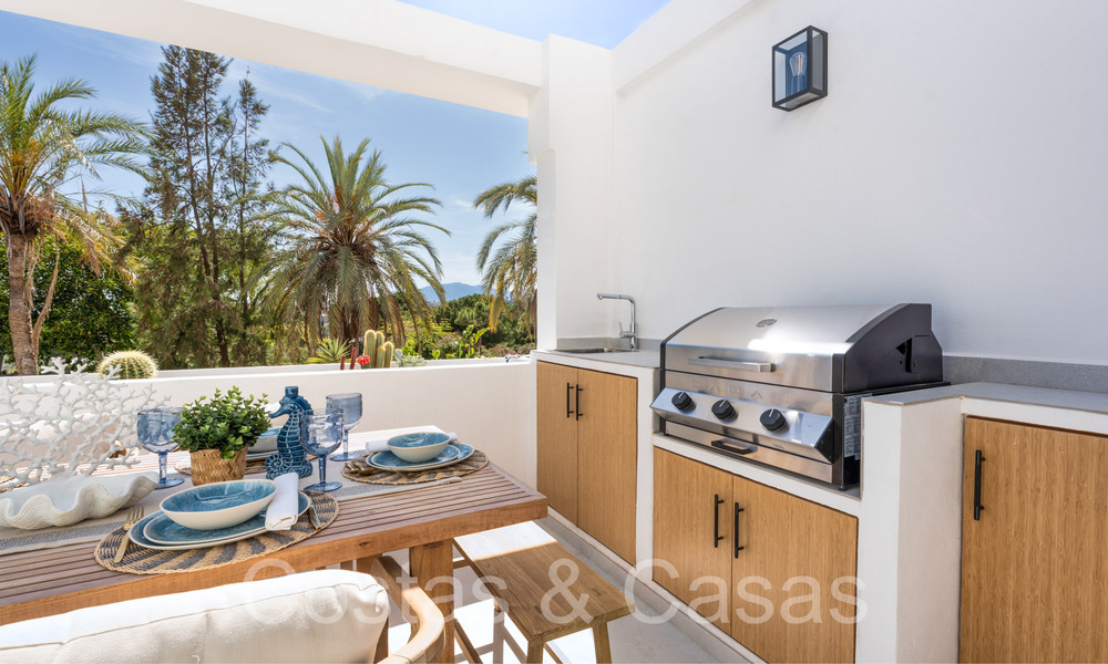 Luxuriously renovated apartment with golf and sea views for sale, adjacent to a premier golf course in La Quinta, Benahavis - Marbella 69937