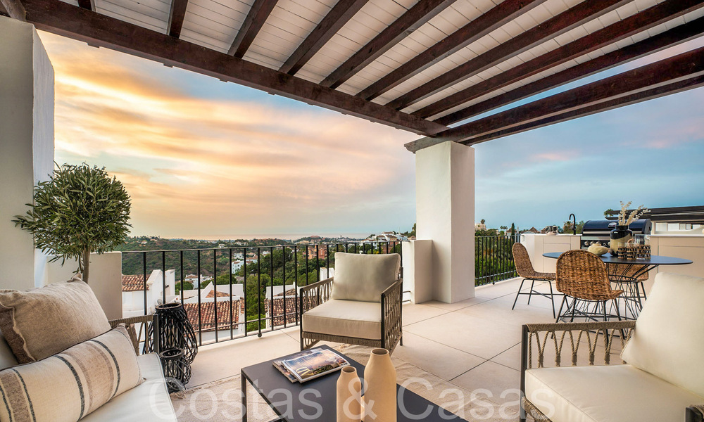 Ready to move in, sophisticated penthouse for sale in a gated golf enclave of La Quinta in Benahavis - Marbella 70188