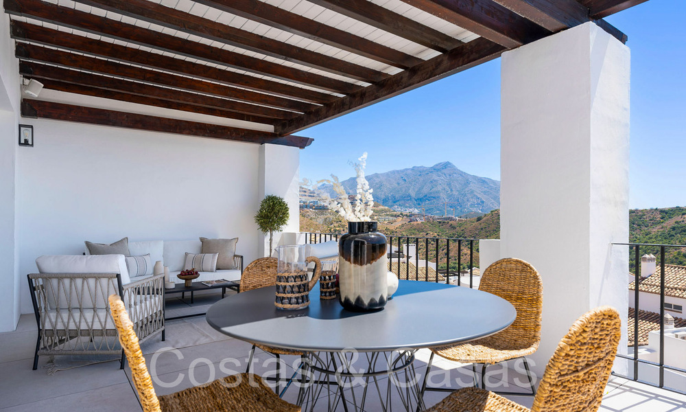 Ready to move in, sophisticated penthouse for sale in a gated golf enclave of La Quinta in Benahavis - Marbella 70194