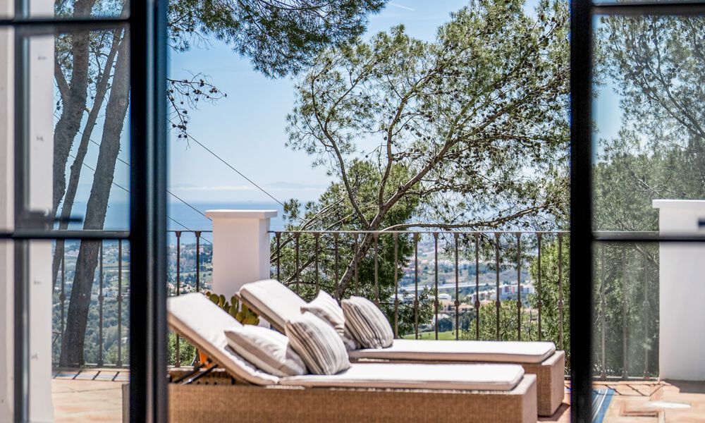 One level luxury villa in contemporary Mediterranean style for sale surrounded by nature in El Madroñal, Benahavis - Marbella 70271