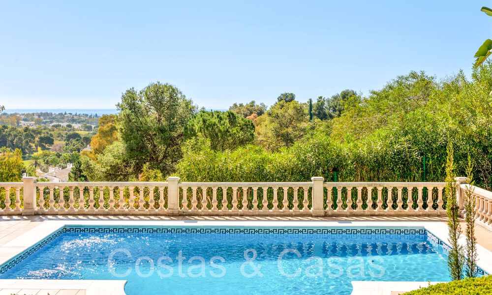 Luxurious villa with traditional architectural style for sale in a gated community of La Quinta, Benahavis - Marbella 70313