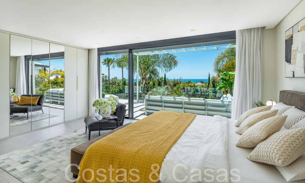 Award-winning designer villa with modern architecture for sale just steps from the beach in East Marbella 70355