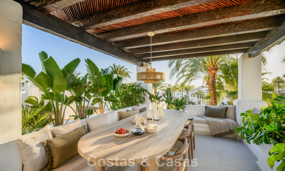 Luxury penthouse for sale in a high-quality beach complex within walking distance of Estepona centre 774275