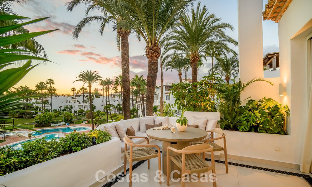 Luxury penthouse for sale in a high-quality beach complex within walking distance of Estepona centre 774278