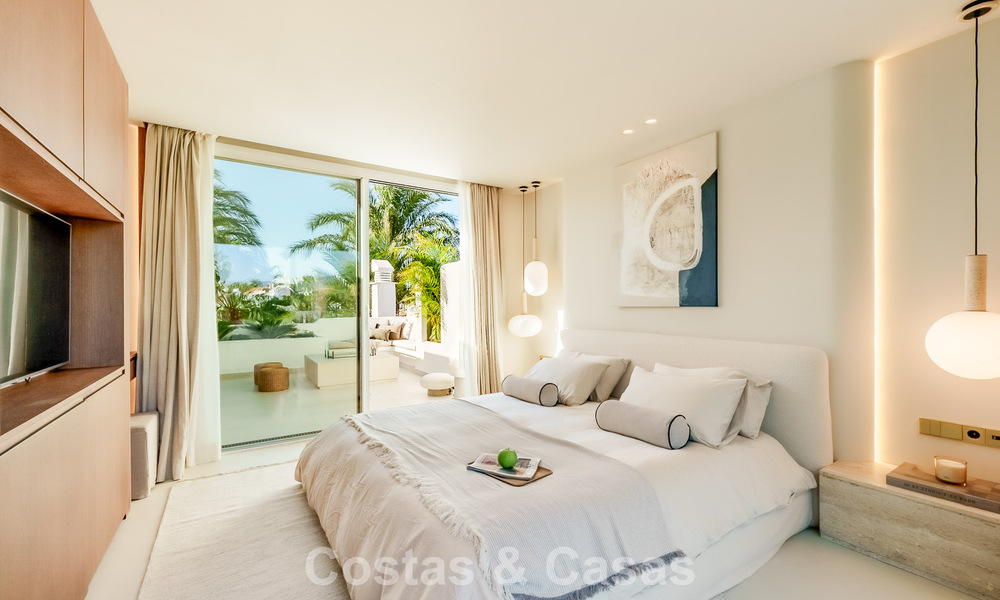 Luxury penthouse for sale in a high-quality beach complex within walking distance of Estepona centre 774281