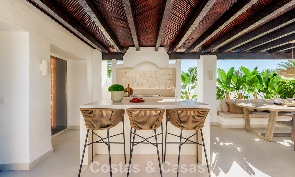 Luxury penthouse for sale in a high-quality beach complex within walking distance of Estepona centre 774284