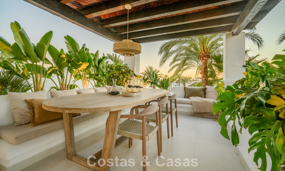 Luxury penthouse for sale in a high-quality beach complex within walking distance of Estepona centre 774308