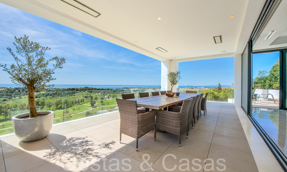 Modern luxury villa with fantastic views over the golf course to the sea, for sale in Marbella - Benahavis 70505