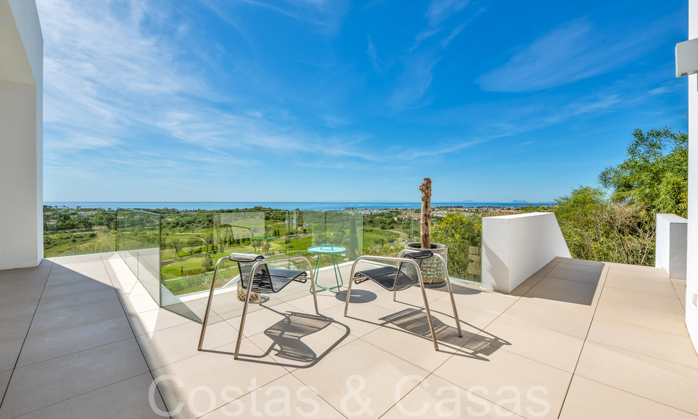 Modern luxury villa with fantastic views over the golf course to the sea, for sale in Marbella - Benahavis 70506