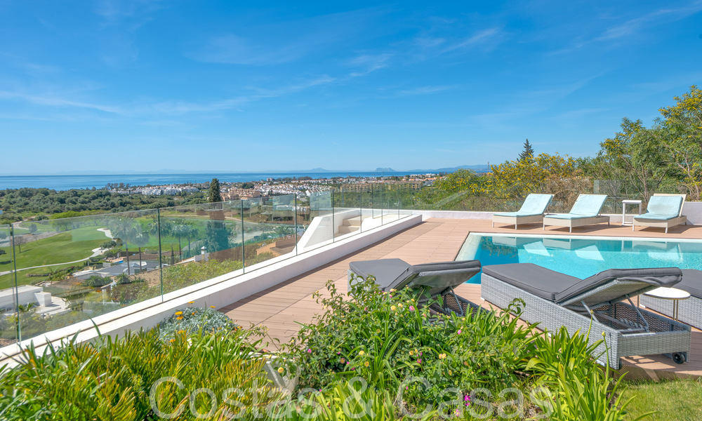 Modern luxury villa with fantastic views over the golf course to the sea, for sale in Marbella - Benahavis 70512