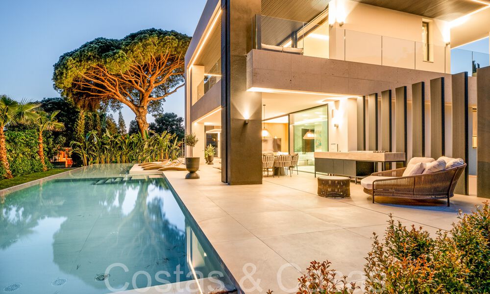 Sophisticated new build villa for sale close to all amenities on Marbella's famous Golden Mile 70638