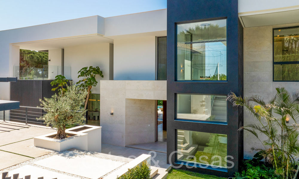 Sophisticated new build villa for sale close to all amenities on Marbella's famous Golden Mile 70639