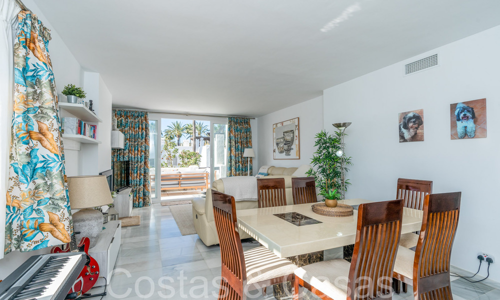 Penthouse for sale in a coveted beach complex on the New Golden Mile between Marbella and Estepona 70704