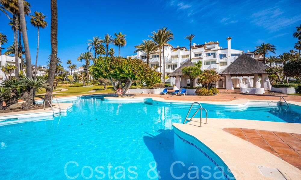 Penthouse for sale in a coveted beach complex on the New Golden Mile between Marbella and Estepona 70716