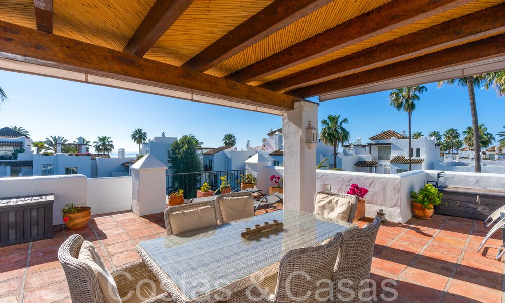 Penthouse for sale in a coveted beach complex on the New Golden Mile between Marbella and Estepona 70724