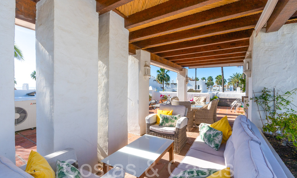 Penthouse for sale in a coveted beach complex on the New Golden Mile between Marbella and Estepona 70725