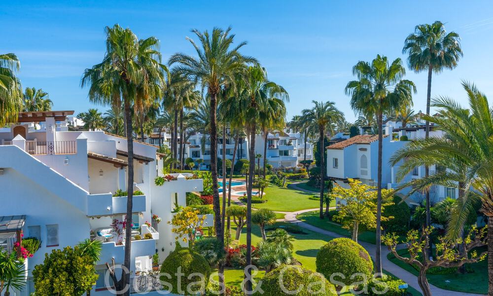 Penthouse for sale in a coveted beach complex on the New Golden Mile between Marbella and Estepona 70729