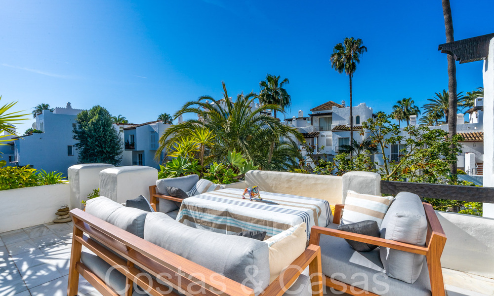 Penthouse for sale in a coveted beach complex on the New Golden Mile between Marbella and Estepona 70730