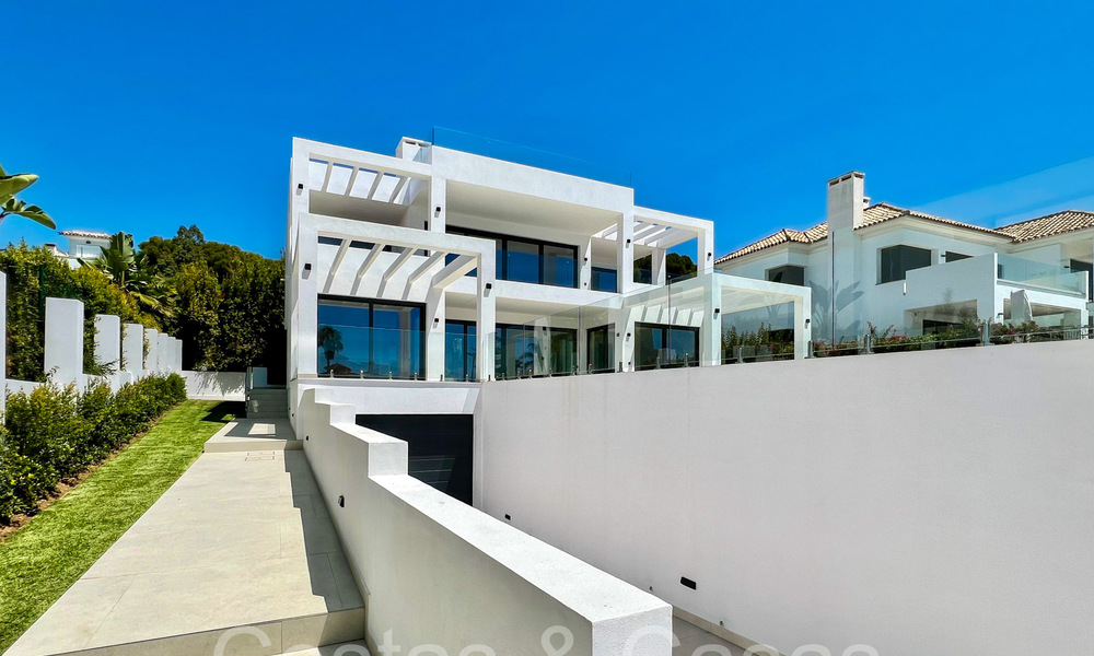 Contemporary new build villa for sale in Elviria, a coveted beach area east of Marbella centre 70586