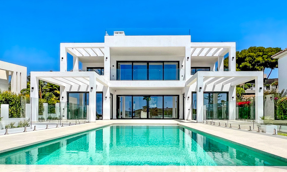 Contemporary new build villa for sale in Elviria, a coveted beach area east of Marbella centre 70588