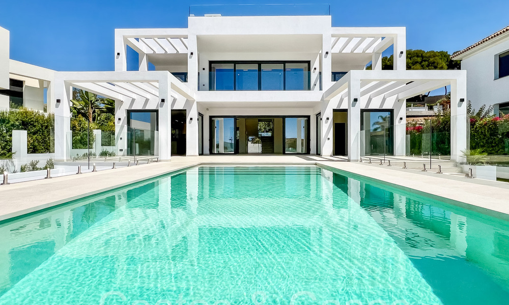 Contemporary new build villa for sale in Elviria, a coveted beach area east of Marbella centre 70606