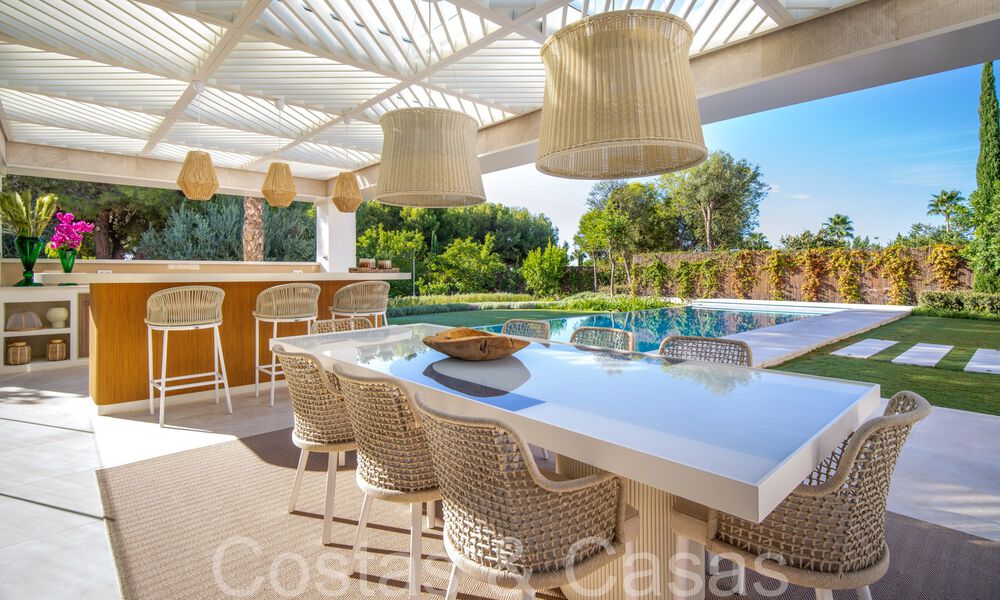 Modern luxury villa for sale in a gated urbanization on Marbella's Golden Mile 70740