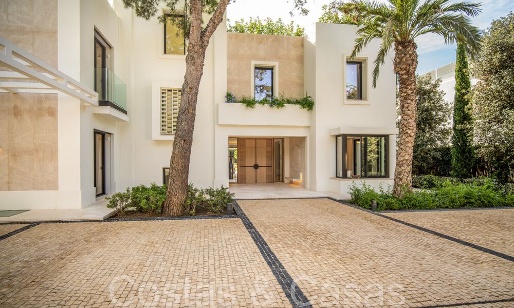 Modern luxury villa for sale in a gated urbanization on Marbella's Golden Mile 70766