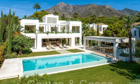 Modern luxury villa for sale in a gated urbanization on Marbella's Golden Mile 70770