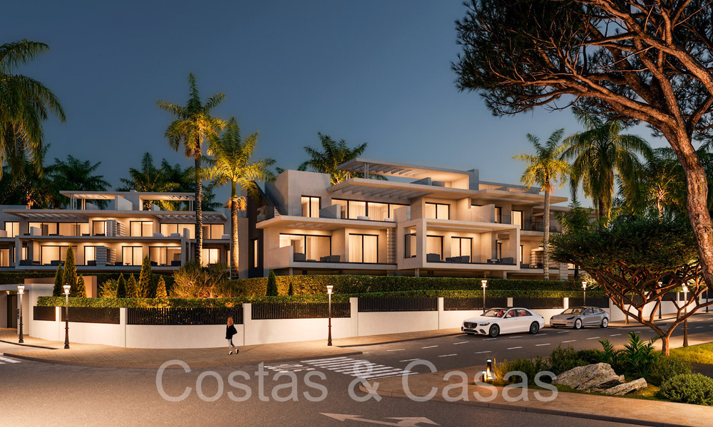 New project with luxury apartments and penthouses for sale within walking distance of the beach in Estepona 71079