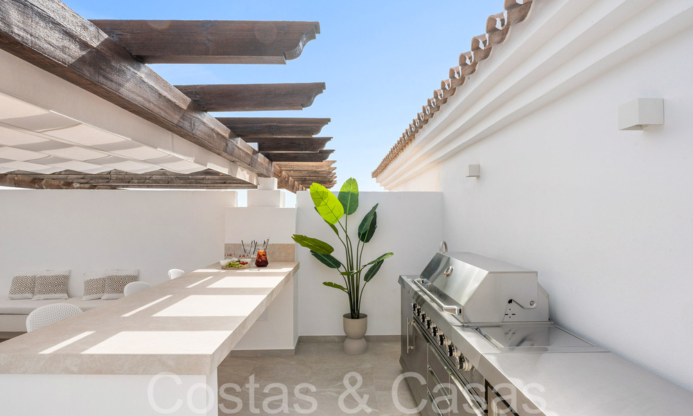 Stunning penthouse with large solarium and plunge pool for sale in Nueva Andalucia, Marbella 71217