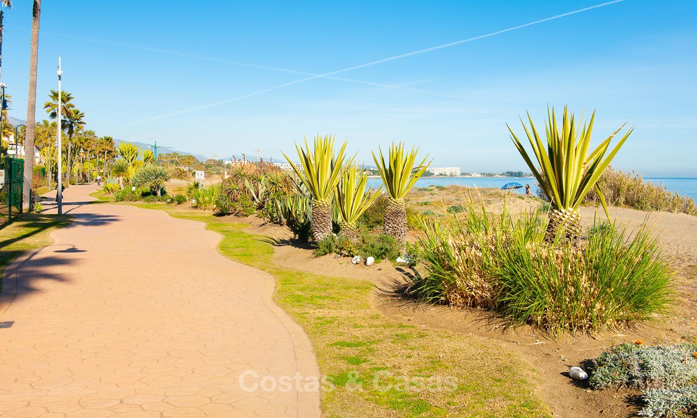 Fully renovated ground floor apartment for sale, in a beach complex on the New Golden Mile between Marbella and Estepona 71400