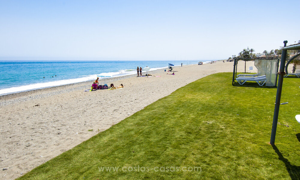 Fully renovated ground floor apartment for sale, in a beach complex on the New Golden Mile between Marbella and Estepona 71405