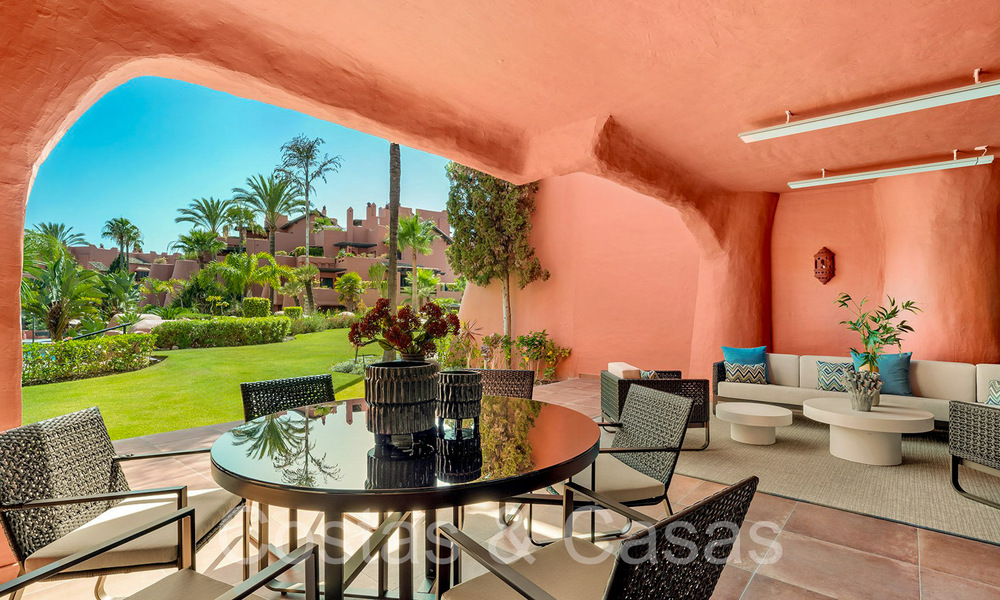 Luxurious ground floor apartment for sale in a five star beach complex on the New Golden Mile between Marbella and Estepona 71360