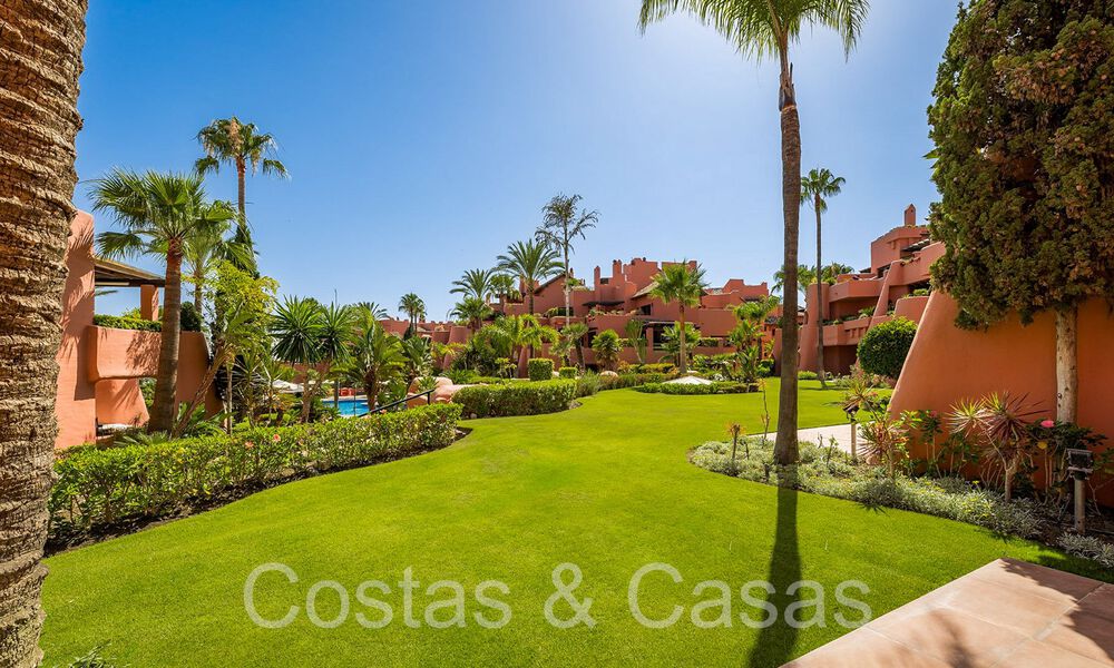 Luxurious ground floor apartment for sale in a five star beach complex on the New Golden Mile between Marbella and Estepona 71363