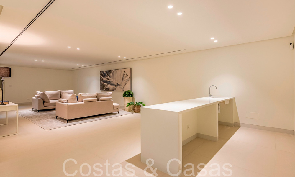 New and move-in ready, modern style villa for sale with sea views, beachside east of Marbella city centre 71437