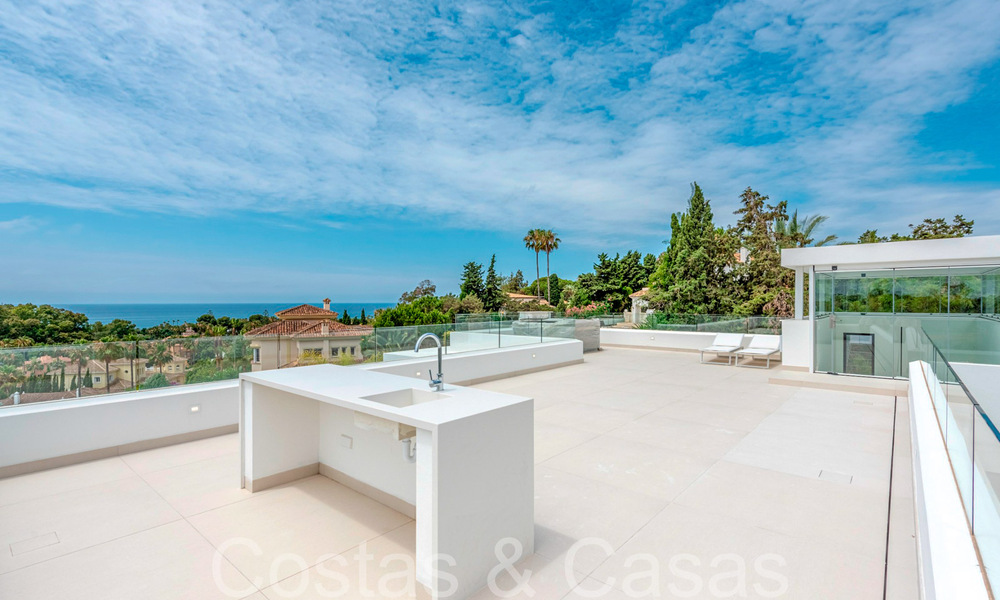 New and move-in ready, modern style villa for sale with sea views, beachside east of Marbella city centre 71454