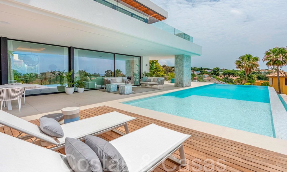 New and move-in ready, modern style villa for sale with sea views, beachside east of Marbella city centre 71465